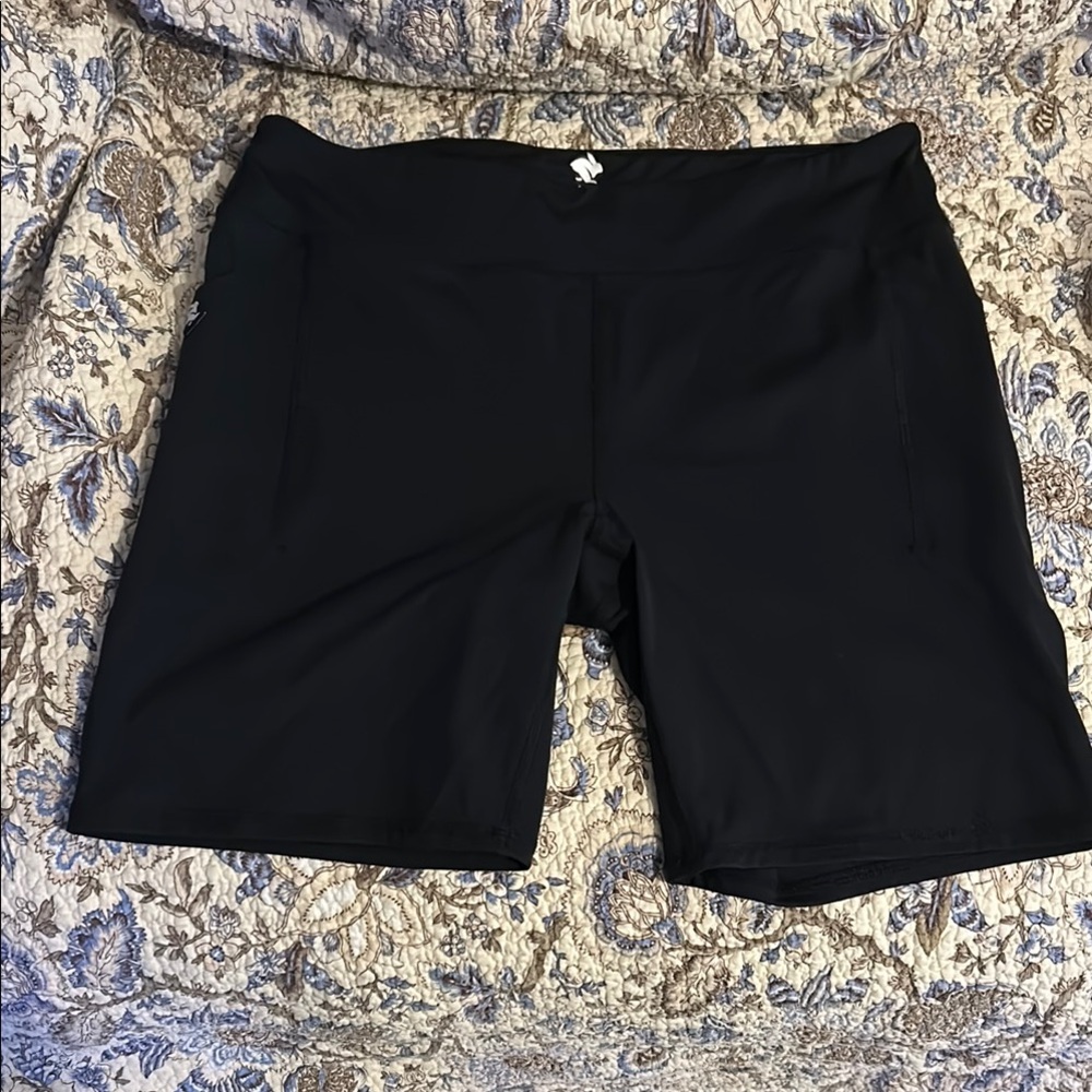 Women's Rabbit Black Athletic Shorts stretchy size large (w17)